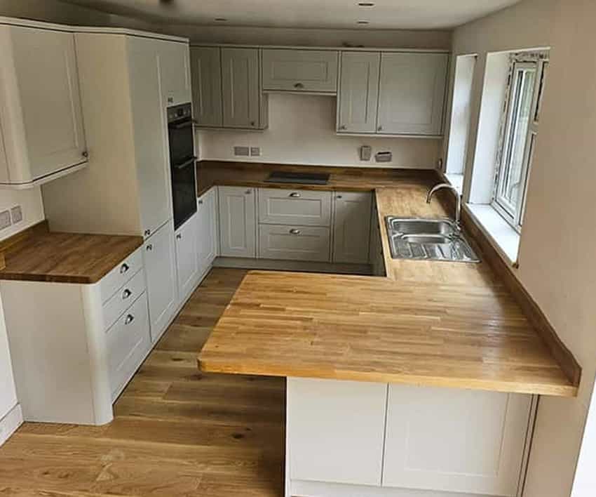 Bespoke joinery and carpentry in Newbury, Berkshire specialising in made-to-measure woodwork and craftsmanship.